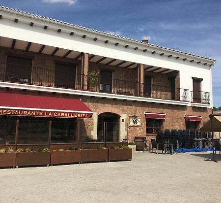 Malpartida de Cáceres Hostal La Caballeriza מראה חיצוני תמונה