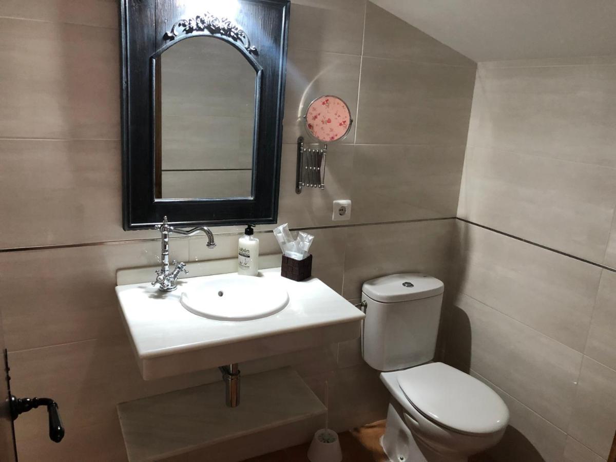 Malpartida de Cáceres Hostal La Caballeriza מראה חיצוני תמונה