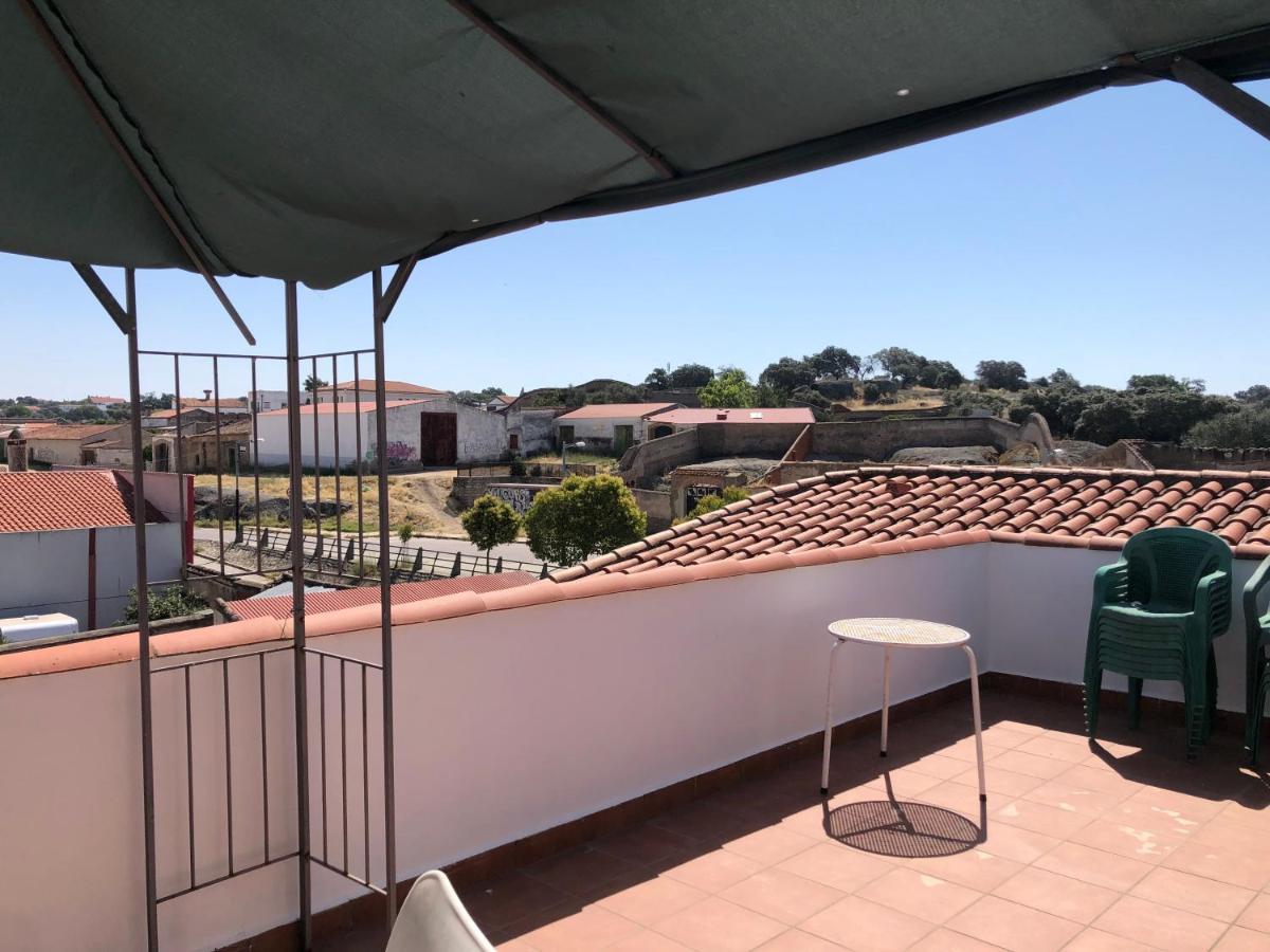 Malpartida de Cáceres Hostal La Caballeriza מראה חיצוני תמונה