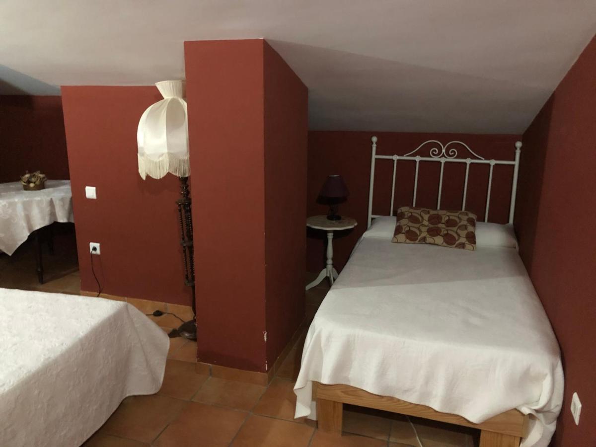 Malpartida de Cáceres Hostal La Caballeriza מראה חיצוני תמונה