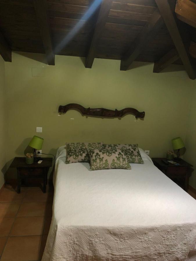 Malpartida de Cáceres Hostal La Caballeriza מראה חיצוני תמונה
